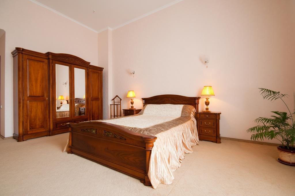 نيكولايف Alexandrovskiy Hotel المظهر الخارجي الصورة