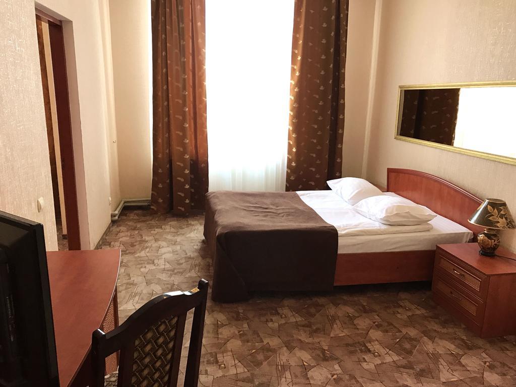 نيكولايف Alexandrovskiy Hotel المظهر الخارجي الصورة