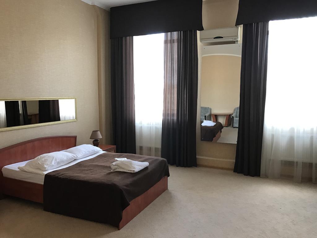 نيكولايف Alexandrovskiy Hotel المظهر الخارجي الصورة